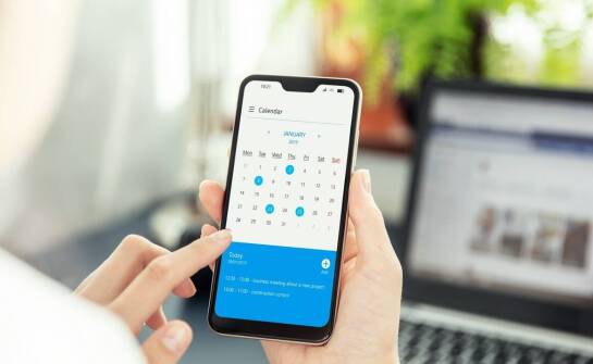 Jak system przypomnień o telekonsultacjach wpływa na efektywność terapii hormonalnej?