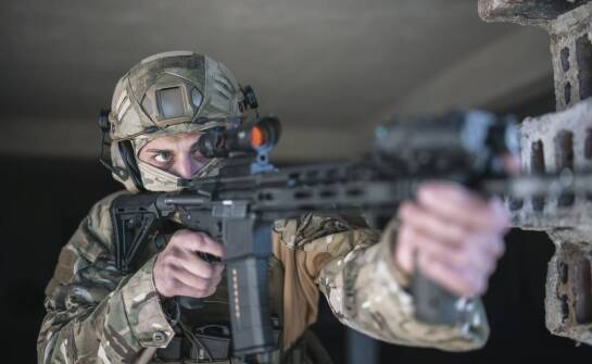Jak asg helm wpływa na komfort i wydajność w grach airsoftowych?