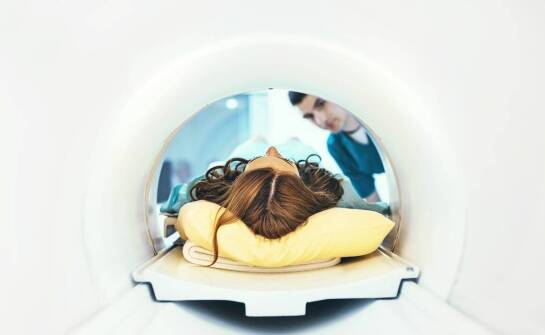 Diagnostyka schorzeń kręgosłupa: rola zaawansowanych badań obrazowych