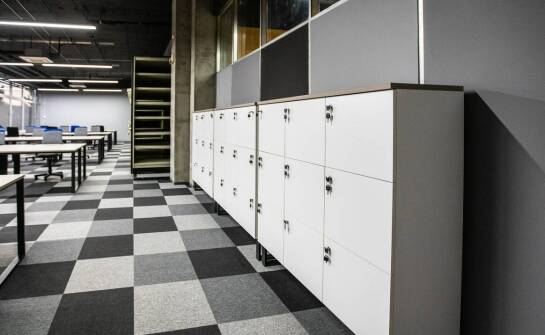Jakie są najnowsze innowacje technologiczne w produkcji szafek szkolnych metalowych?