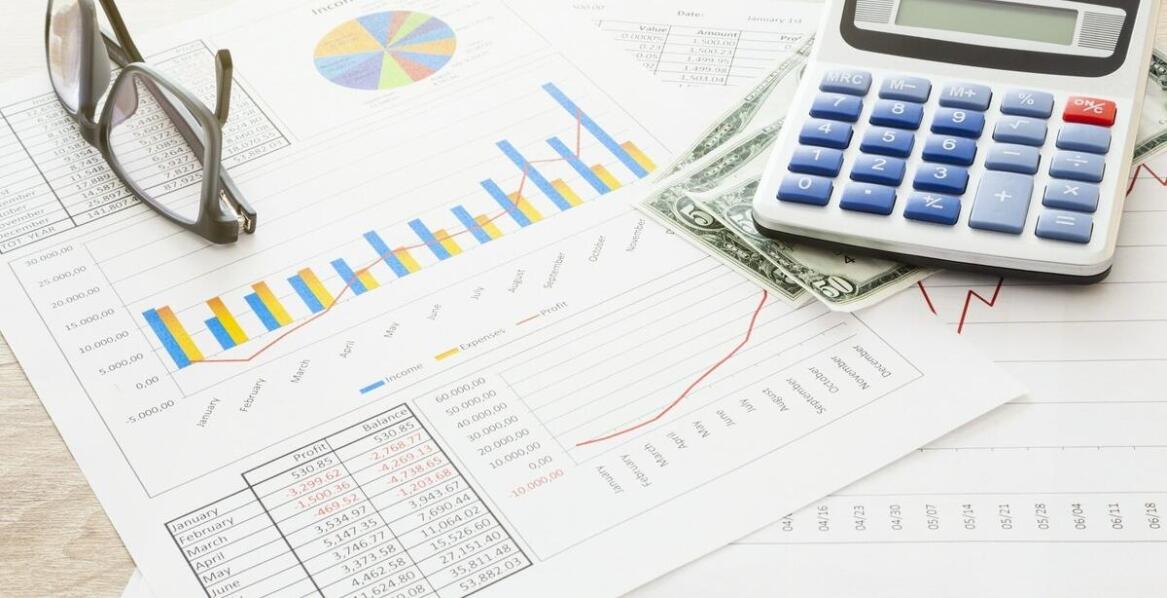 Jak analiza sytuacji finansowej klienta wpływa na strategię księgową?