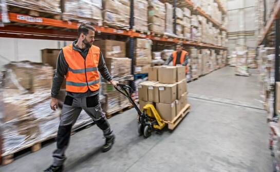 Jakie są kluczowe różnice między różnymi typami mechanizmów podnoszenia?
