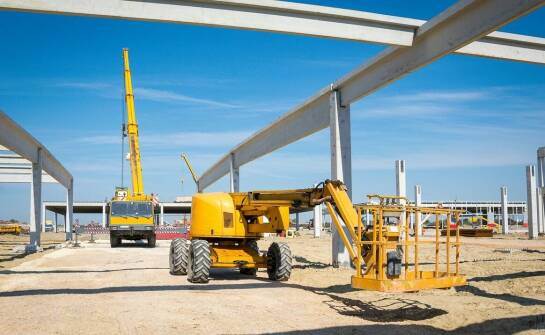 Rola konstrukcji stalowych w wyznaczaniu dróg wewnętrznych w magazynach