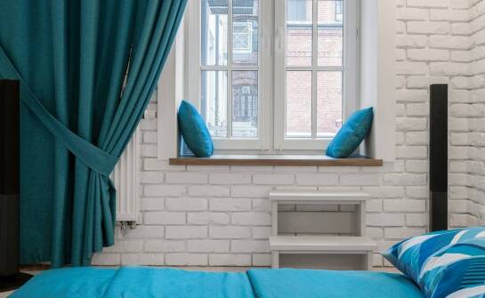 Dlaczego warto wybrać hostel w Warszawie z balkonem i widokiem na ogród?