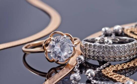Stal szlachetna w biżuterii męskiej – nowoczesność i elegancja