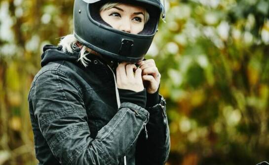 Ochrona podczas jazdy Daelim 125: dlaczego odpowiedni strój jest ważny?