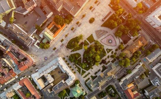 Wideofilmowanie dronem w analizie krajobrazu miejskiego: nowe możliwości planowania