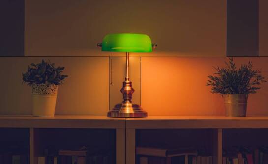 Porównanie efektywności energetycznej lamp hybrydowych i solarnych