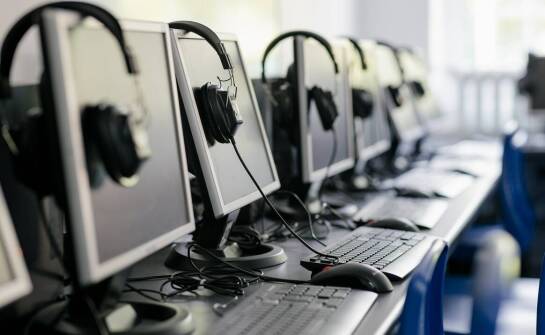 Wpływ personalizacji na efektywność systemów identyfikacyjnych w szkołach