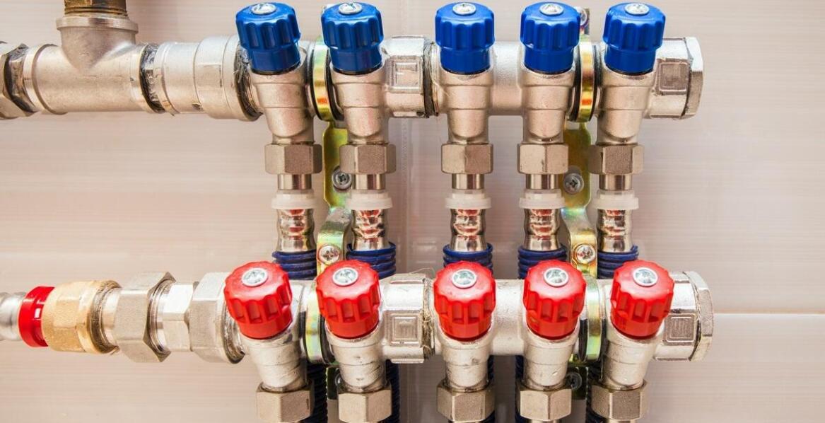 Rozdzielacz hydrauliczny 2 sekcyjny a efektywność energetyczna systemów hydraulicznych