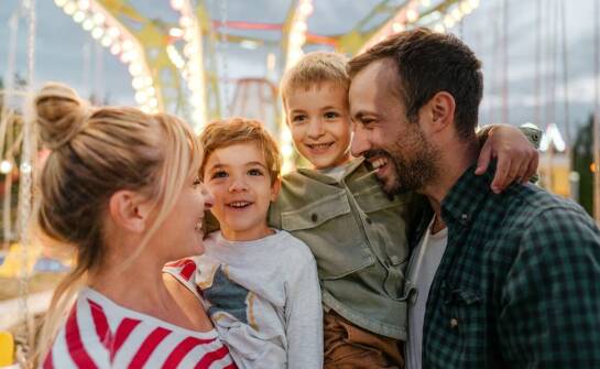 Jak ośrodek nad morzem integruje rodziny podczas wakacji?