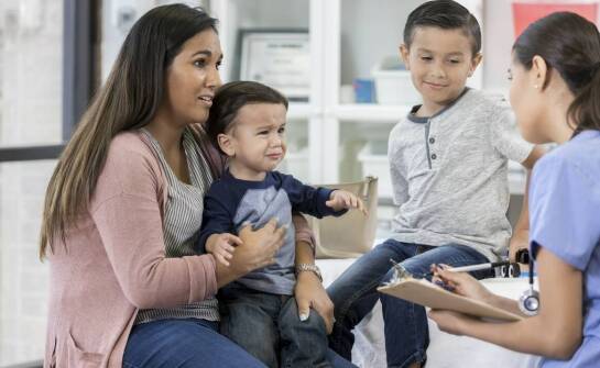 Jak gastroenterologia dziecięca diagnozuje i leczy zaburzenia układu pokarmowego?