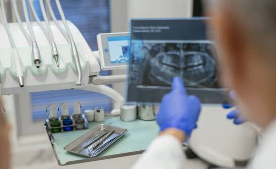 Jak dentysta planuje kompleksowe leczenie ortodontyczne?