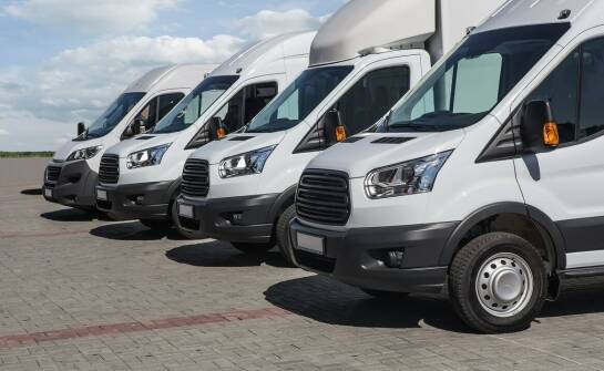 Jak nasza flota pojazdów zapewnia bezpieczny transport paczek do Danii?