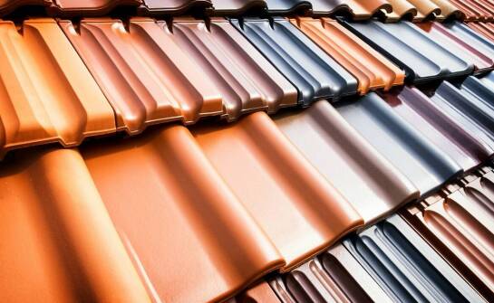 Dachówka ceramiczna – wybór kształtu i koloru dla Twojego domu