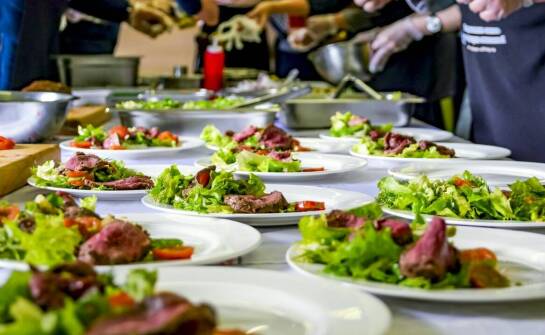 Jak nasz poranny catering dla firm zwiększa motywację pracowników?