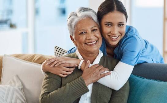 Jakie korzyści niesie ze sobą długoterminowa opieka nad osobami leżącymi?