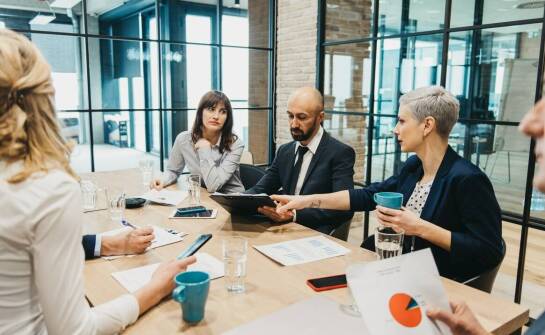 Oddłużanie firm – jakie narzędzia oferują kancelarie do walki z zadłużeniem?