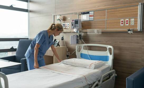 Jakie są najczęstsze wyzwania przy wnoszeniu sprzętu medycznego i laboratoryjnego?