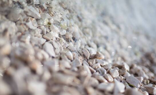 Żwirki filtracyjne jako kluczowy element nowoczesnych systemów wodociągowych