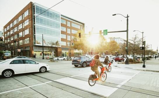 Różnorodność modeli rowerów miejskich w sklepach internetowych