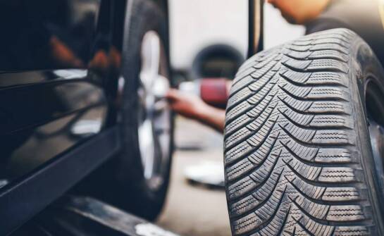 Wymiana opon i felg w autoryzowanym serwisie Jeep: co warto wiedzieć?