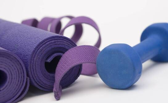 Piłka do pilatesu 25 cm - idealne narzędzie do poprawy równowagi ciała