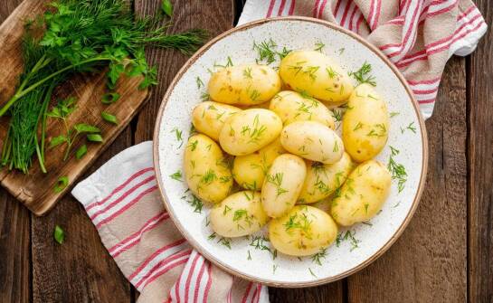 Pellet ziemniaczany w cateringu – jak wzbogaca ofertę kulinarną?