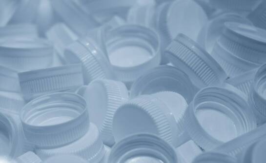 Znaczenie personalizacji nakrętek plastikowych dla butelek PET
