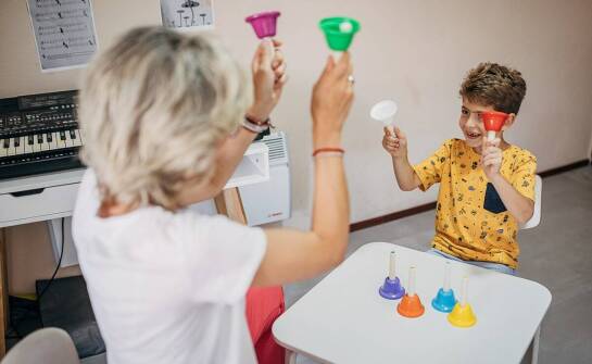 Fizjoterapia dzieci z opóźnieniem rozwoju psychomotorycznego – co warto wiedzieć?