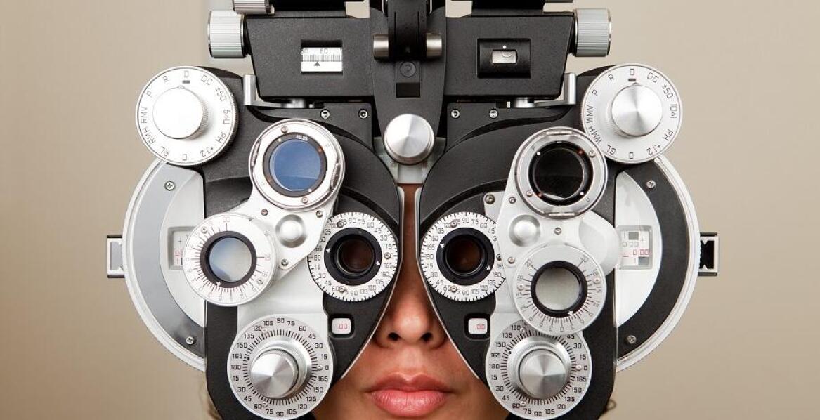 Jak badanie wzroku pomaga w doborze okularów progresywnych?