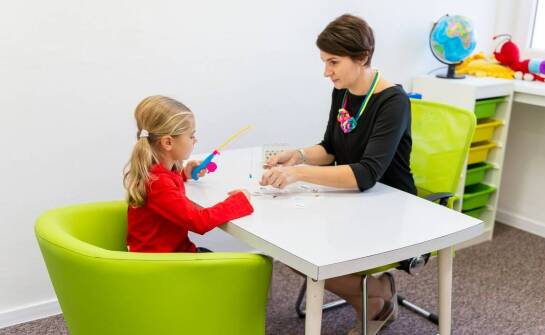 Jakie są najnowsze metody terapeutyczne dla dzieci z zaburzeniami emocjonalnymi?