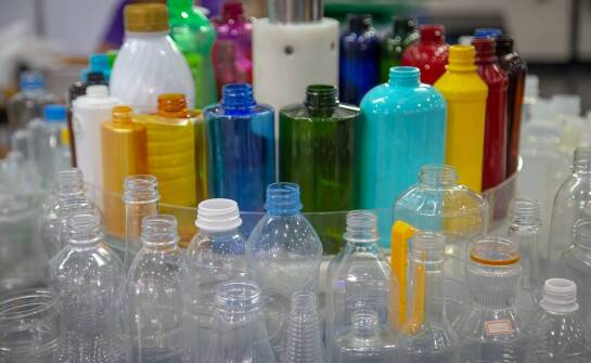 Wpływ różnorodności kształtów i rozmiarów na wybór słoików plastikowych