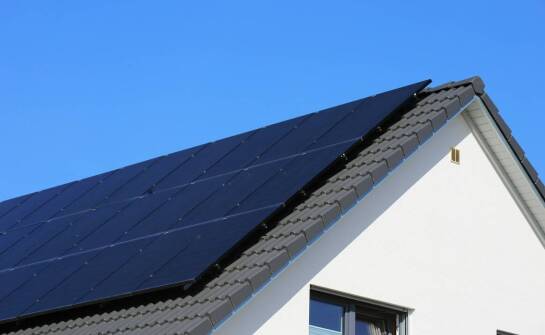 Jakie są najważniejsze elementy systemu montażowego w instalacjach PV?