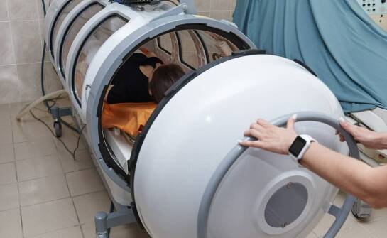 Komora hiperbaryczna: klucz do poprawy samopoczucia i zdrowia