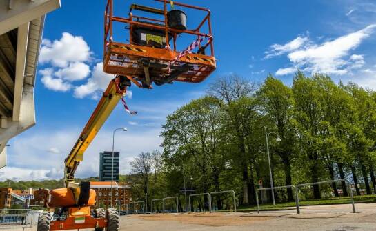 Wynajem lancy teleskopowej – idealne rozwiązanie dla trudno dostępnych miejsc