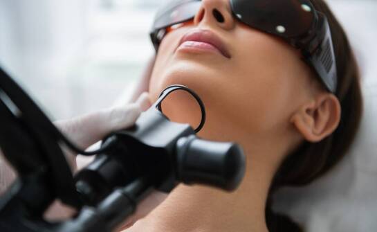 Medycyna estetyczna Bochnia – jak nowoczesne lasery wspierają procesy leczenia?