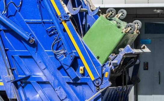 Rola profesjonalnej floty w transporcie odpadów płynnych niebezpiecznych