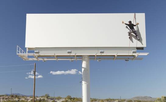 Jak producent billboardów wdraża ekologiczne rozwiązania w produkcji?