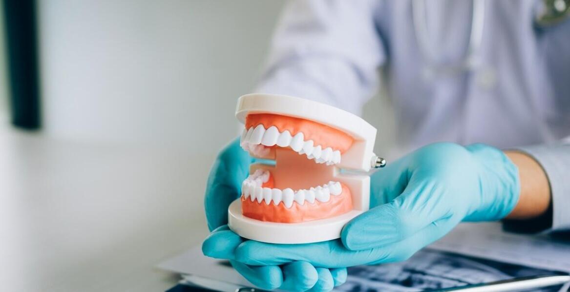 Jakie są najczęstsze przyczyny wad zgryzu u dzieci?