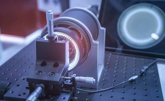 Jak laser nanosekundowy wpływa na proces leczenia zaćmy?