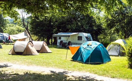 Jak zaplanować udany weekend na kempingach opolskich z rodziną?