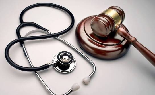Prawo medyczne a negocjacje warunków zatrudnienia w sektorze zdrowia