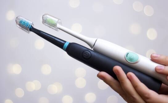 Jak etui na szczoteczkę może ułatwić organizację łazienki?