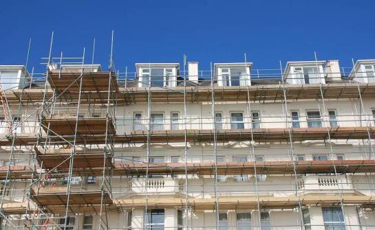 Jak modernizacja budynków wspiera zrównoważony rozwój?