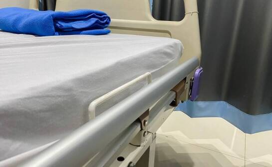 Jakie materiały są używane w materacach do wynajmowanych łóżek medycznych?