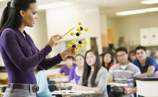 Jak skutecznie monitorować postępy z chemii dzięki regularnym testom?