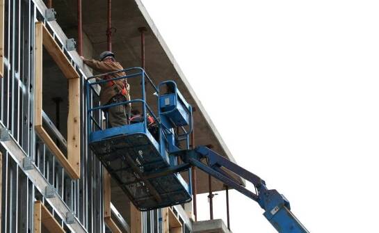 Badania wysokościowe – klucz do bezpiecznej pracy na wysokościach