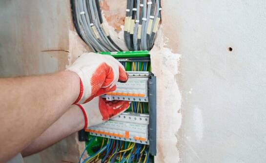 Jak z czasem zmieniają się instalacje elektryczne?
