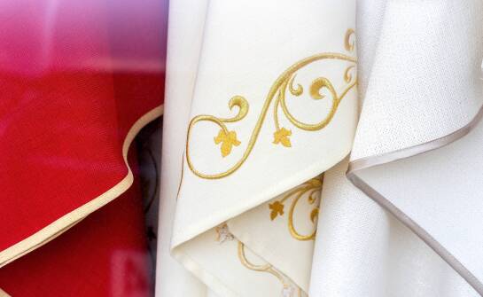 What are the Key Features of Well-Made Liturgical Vestments?